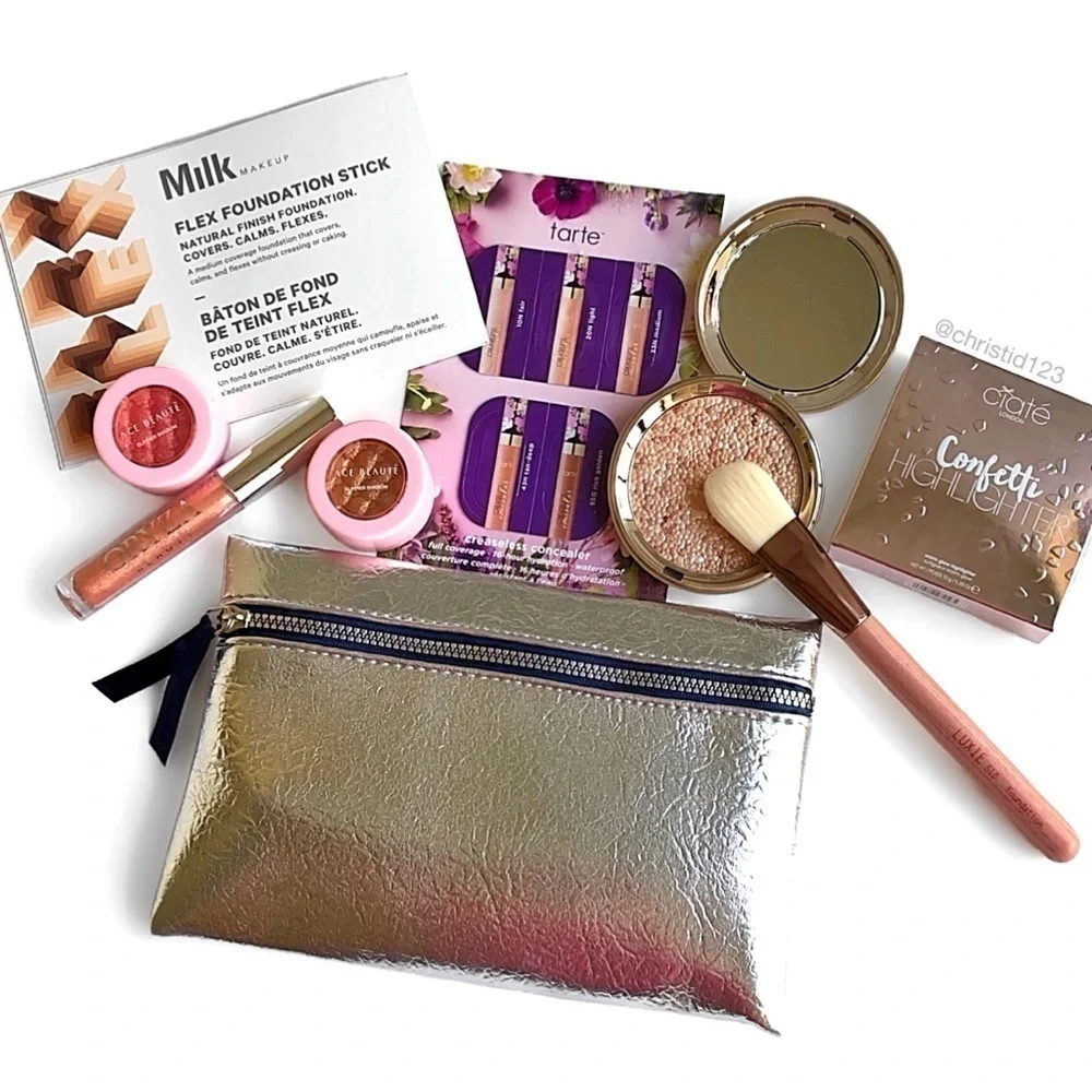 Makeup Bundle - Picture 1 of 8
